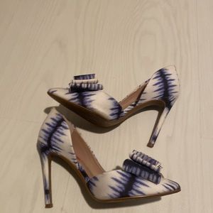 Betsey Johnson/ Tri Bow Heels/6.5